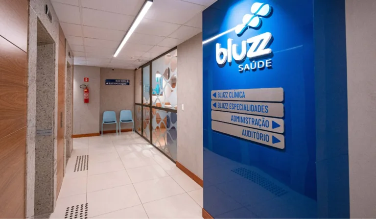 Bluzz inaugura clínica na Serra