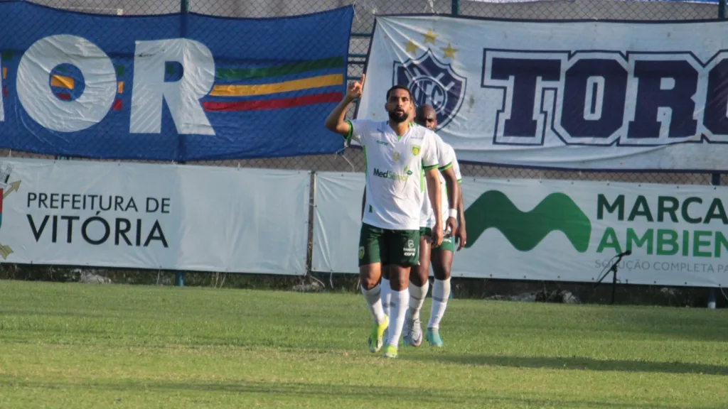 Semifinal do Capixabão: Vitória x Porto Vitória. Salvador Costa