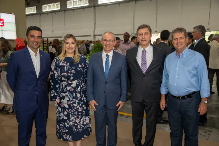 MAIS UMA INDÚSTRIA