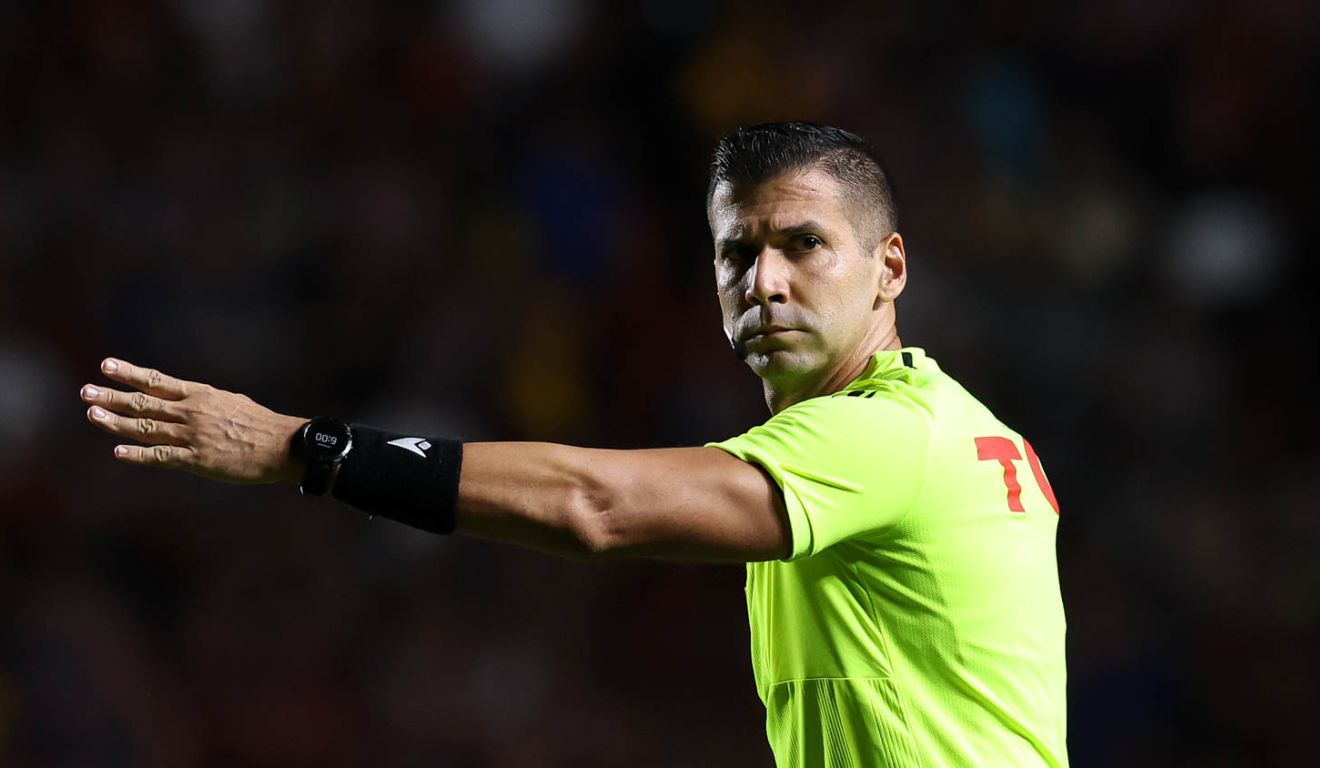 Árbitro Bruno Arleu de Araújo em Sport x Palmeiras, pela 2ª rodada do Brasileirão 2025
