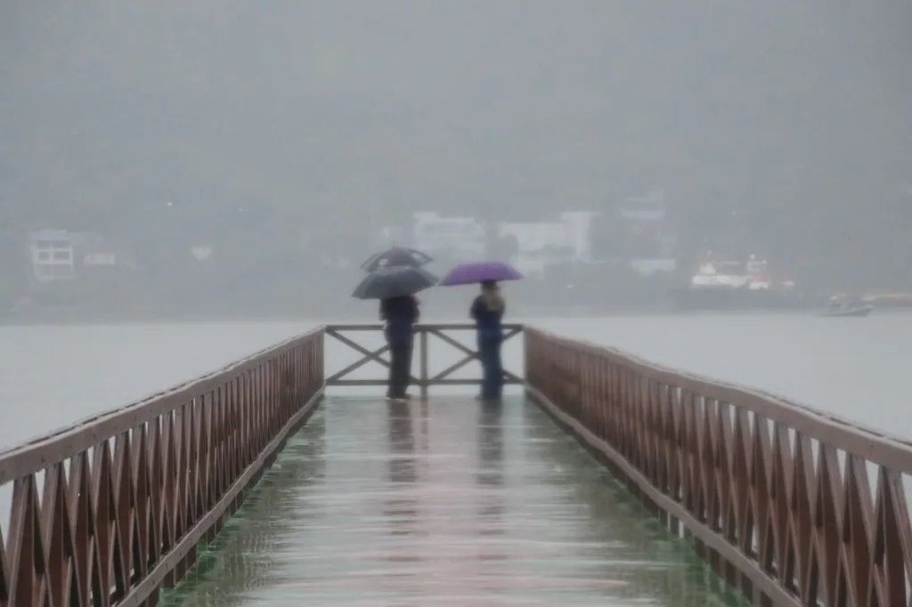 Chuva no Espírito Santo/Enseada do Suá Chuva no Espírito Santo/Enseada do Suá