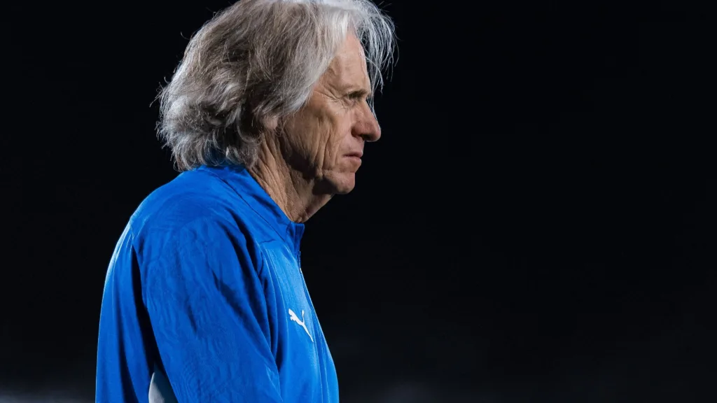 O técnico Jorge Jesus está de saída do Al-Hilal (Foto: @Alhilal)