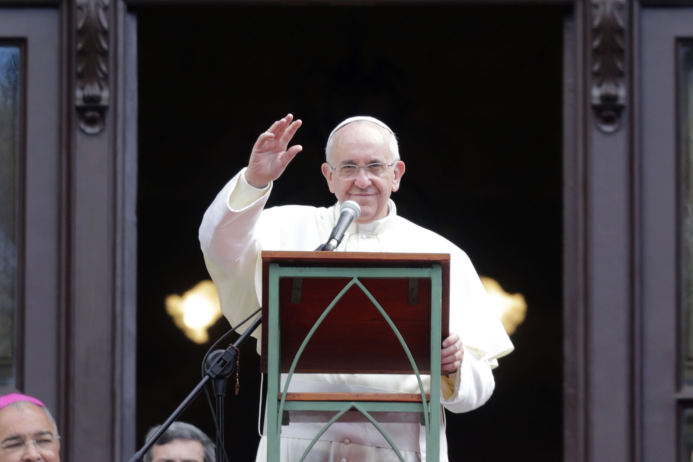 Foto de arquivo de 26072013 do Papa Francisco ao proferir a oração do Ângelus da sacada do Palácio São Joaquim, no bairro da Glória, na zona sul do Rio de Janeiro, durante visita ao Brasil para participar da Jornada Mundial da Juventude (JMJ)