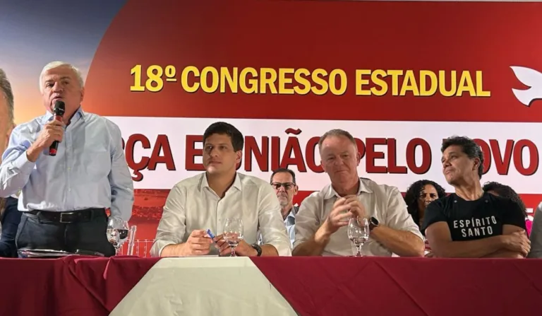 O presidente do PSB-ES, Alberto Gavini; o prefeito de Recife, João Campos; o governador Renato Casagrande; e o vice-governador Ricardo Ferraço.