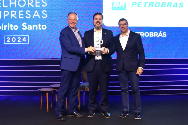 O gerente geral da Petrobras no ES, Guilherme Sargenti,  entre o governador Renato Casagrande e o presidente da Findes, Paulo Baraona: executivo assume cargo estratégico na companhia. Crédito: Divulgação