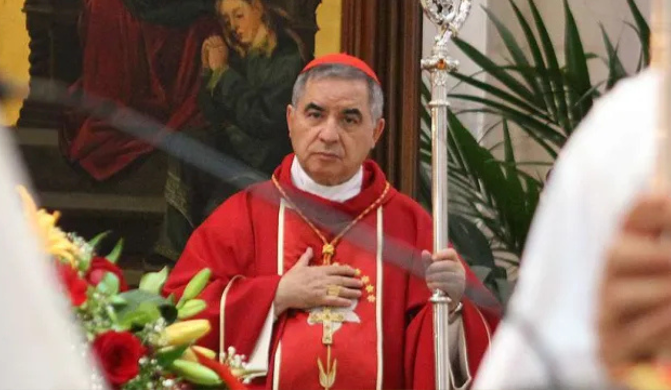 O cardeal Angelo Becciu foi afastado de suas funções pelo Papa Francisco