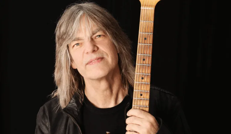 Mike Stern se apresenta no Santa Jazz