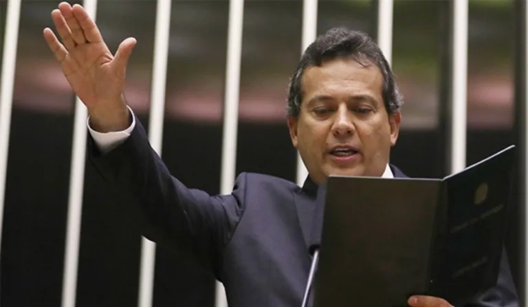 Ricardo Abrão, sobrinho de bicheiro que vai assumir vaga na Câmara