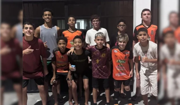 Rafael com os companheiros na recepção após alta. Foto: Arquivo pessoal