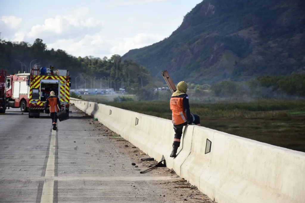 Incêndio no Contorno do Mestre Álvaro