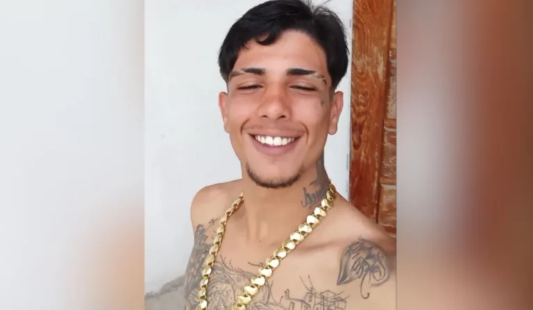 Jovem foi baleado diversas vezes

Reprodução/TV Vitória