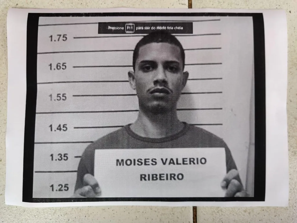 QUATRO DETENTOS FORAGIDOS DE PRESIDIO DE VV