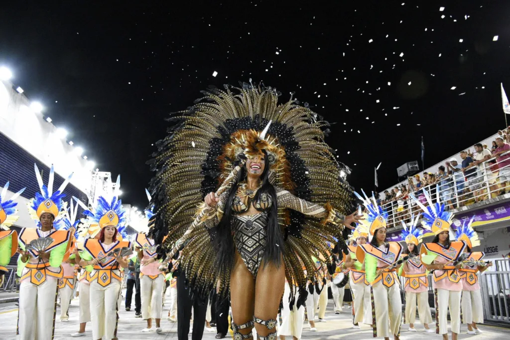 ROSAS DE OURO - CARNAVAL 2024