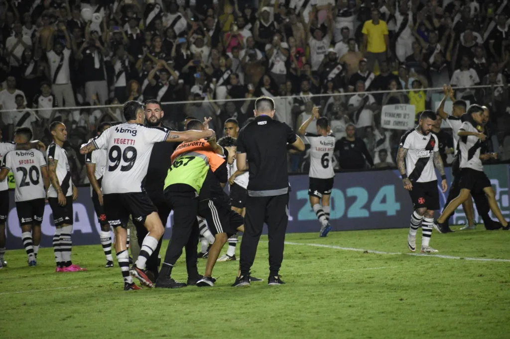 Vasco x Volta Redonda, Kleber Andrade, torcedor e Vegetti