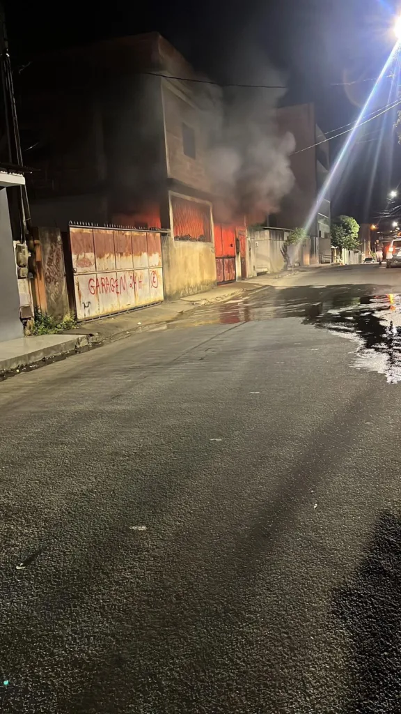 CASA INCENDIADA FOGO BAIXO GUANDU