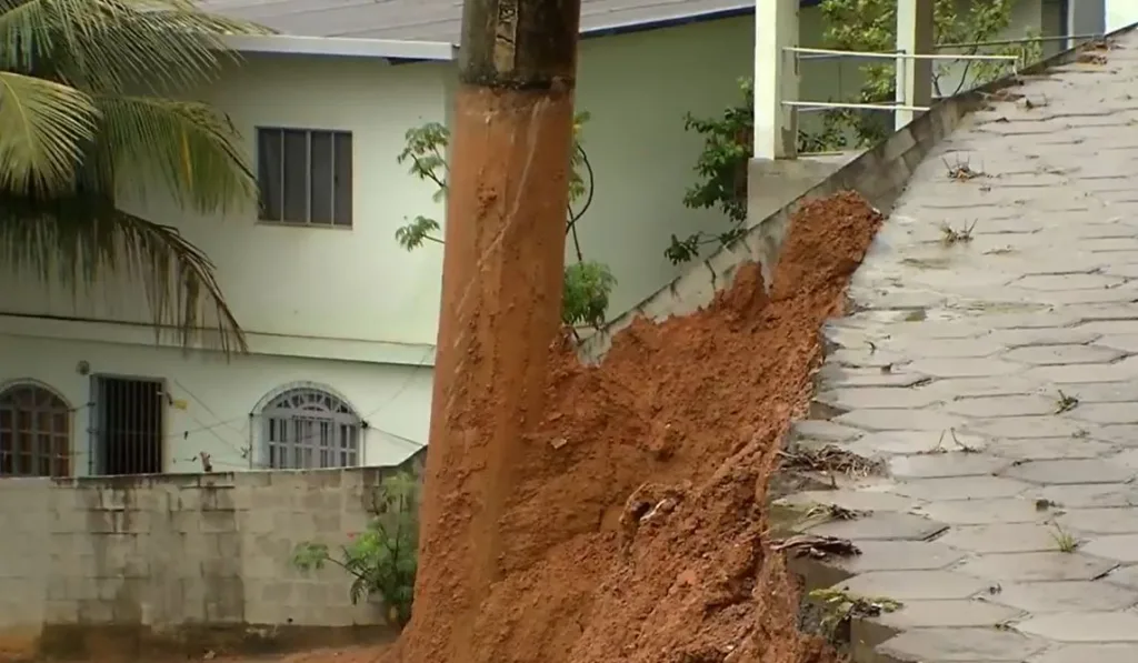 CHUVA CASA TERRA