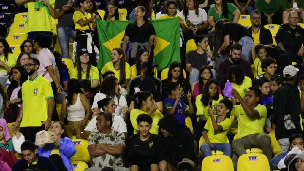 Amistoso Brasil x Colômbia, estádio Kleber Andrade. Tarciane