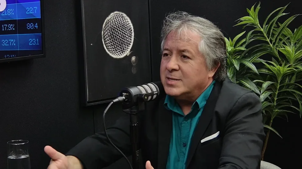 Elias Carvalho acredita no peso do Estado em pautas ligadas à sustentabilidade para chegar a ações práticas em defesa da economia verde. Crédito: Reprodução de TV Elias Carvalho acredita no peso do Estado em pautas ligadas à sustentabilidade para chegar a ações práticas em defesa da economia verde. Crédito: Reprodução de TV