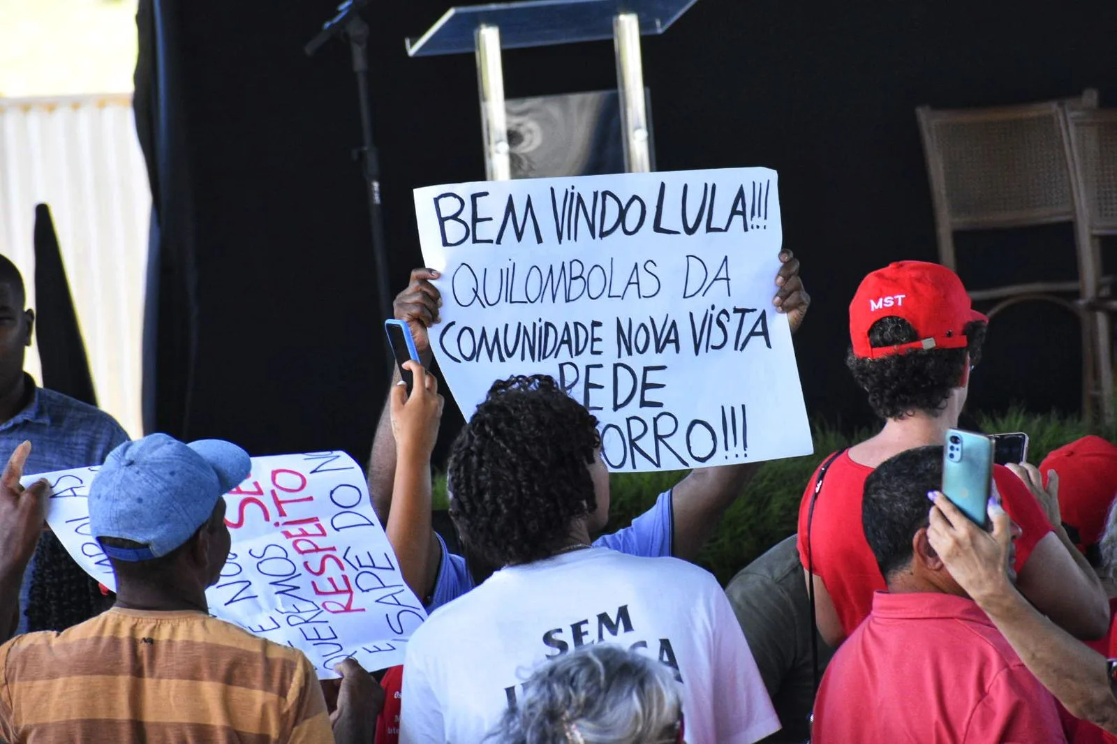 Apoiadores aguardam chegada de Lula no ES