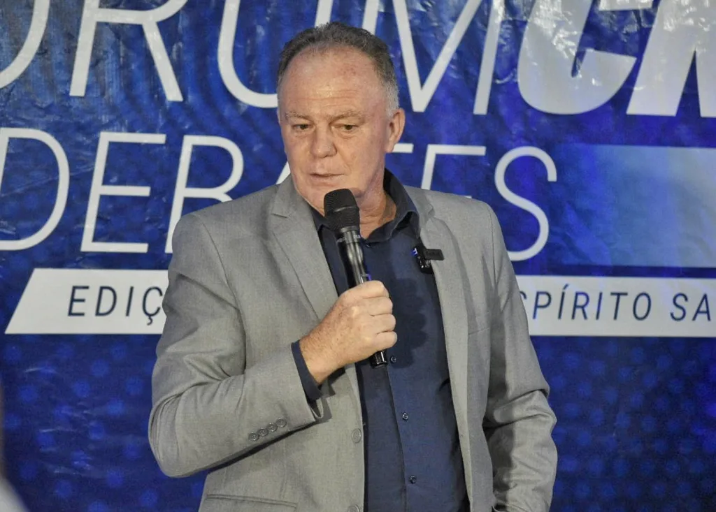 FÓRUM CNT DEBATE DESAFIOS E GARGALOS DOS TRANSPORTES