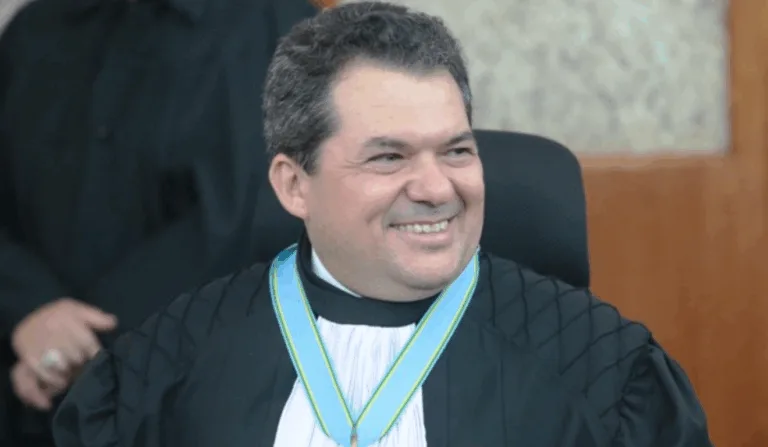 O desembargador federal Carlos Augusto Pires Brandão, escolhido por Lula para ocupar vaga no STJ.