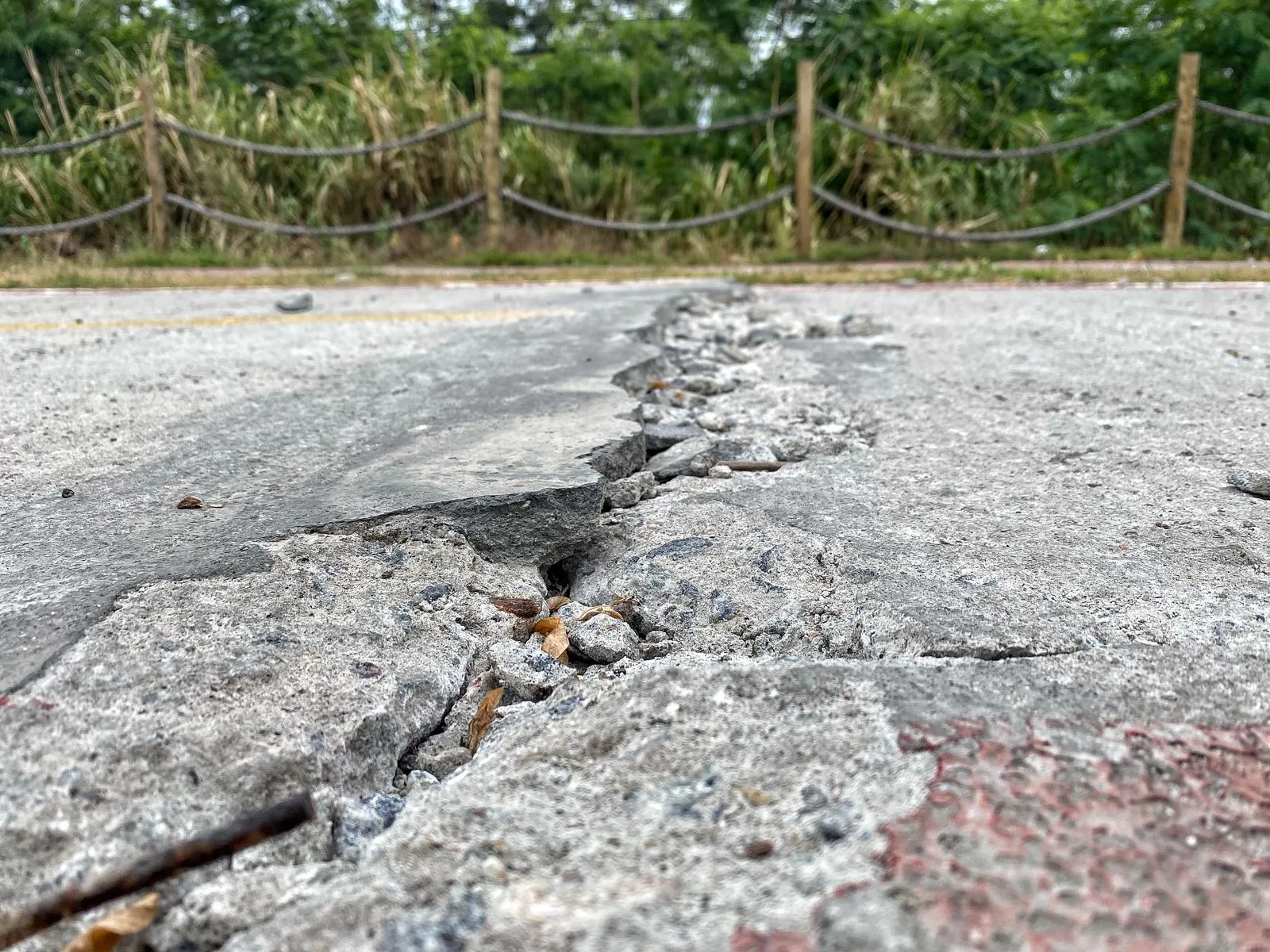 buracos rodovia das paneleiras