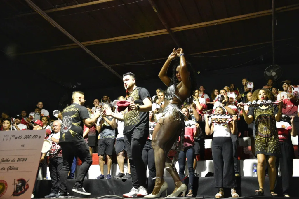 Final concurso samba-enredo - MUG