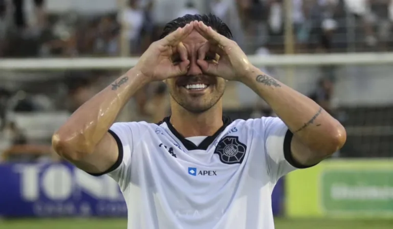 Série D: Nenê Bonilha comemora gol na vitória do Rio Branco sobre o Boavista