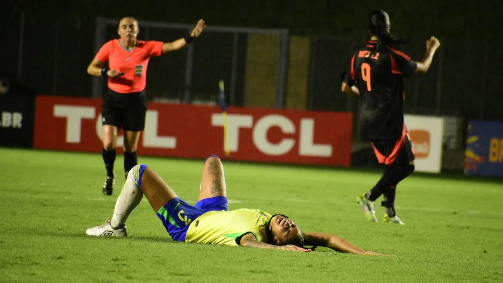 Amistoso Brasil x Colômbia, estádio Kleber Andrade. Tarciane