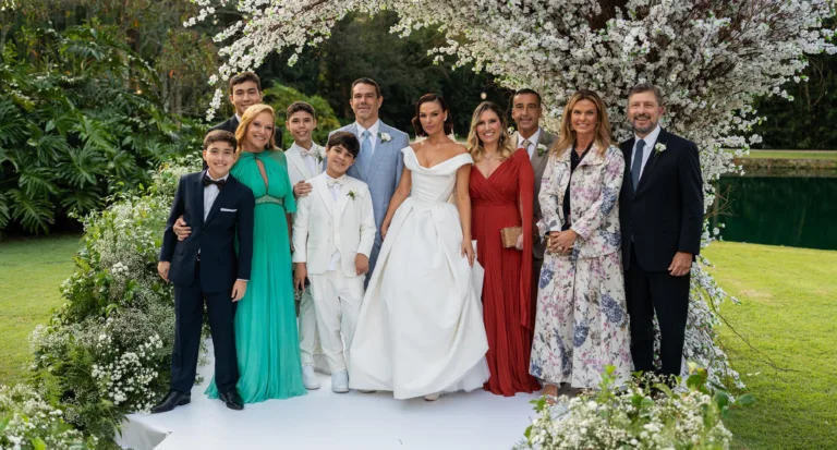 Isis Valverde e Marcus Buaiz em família no seu belo casamento