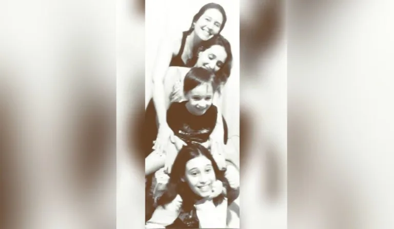 Carolina com os filhos Cristal e Ares, e o neto Apolo

Reprodução/Arquivo Pessoal