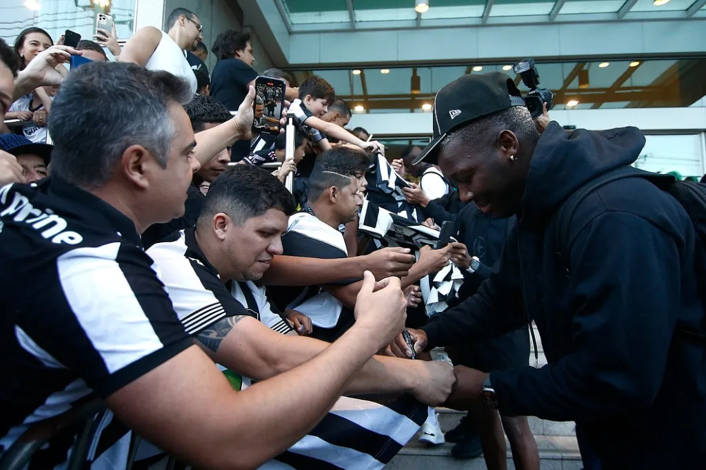Chegada do Botafogo ao ES para jogo no Kleber Andrade