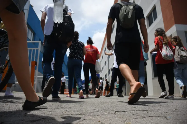 Último dia para se inscrever para prova do Enem (Foto: Thiago Soares/Folha Vitória)