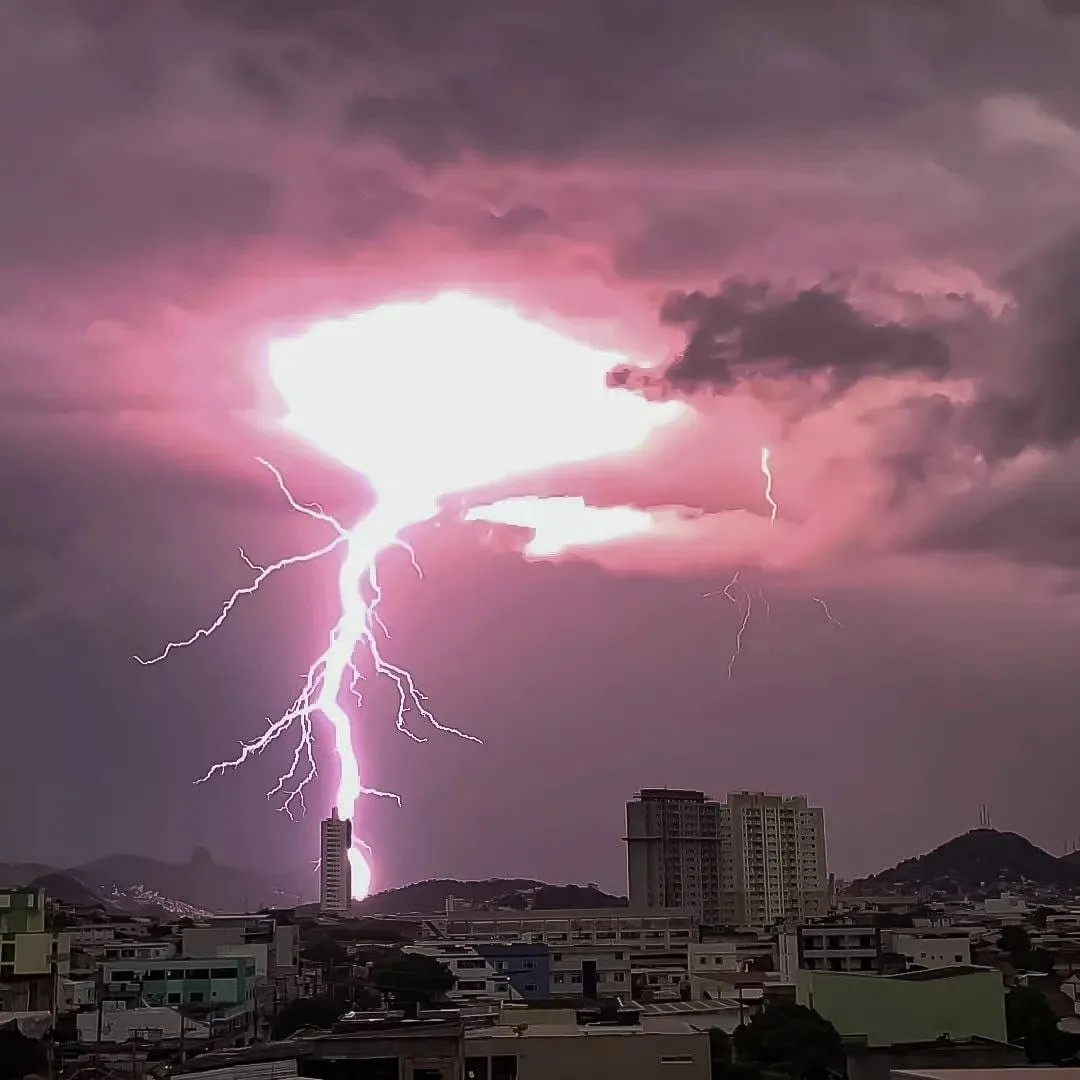 Raios no céu do Espírito Santo