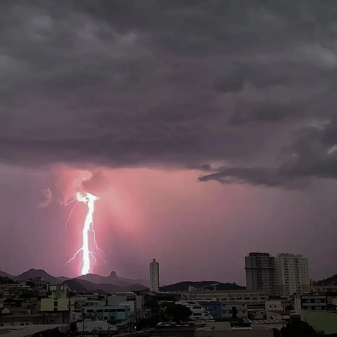 Raios no céu do Espírito Santo