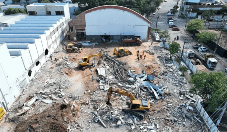 Prefeitura de Vitória embarga obra de ginásio que desabou
