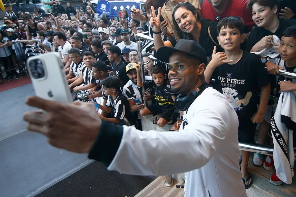 Chegada do Botafogo ao ES para jogo no Kleber Andrade
