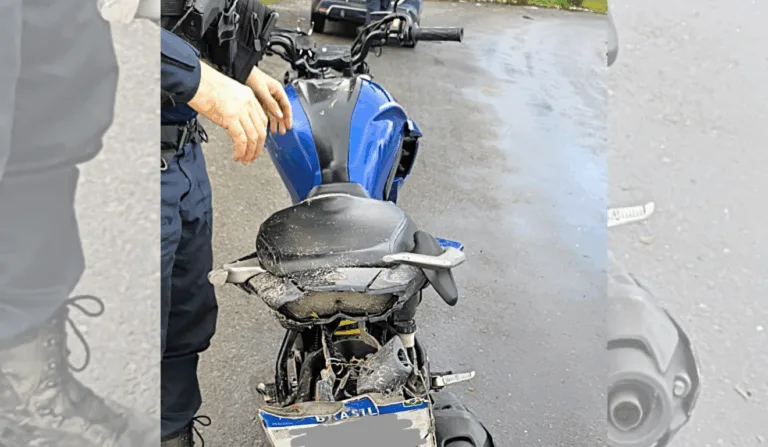 Dois assaltantes são presos após roubar motorista de aplicativo em Vila Velha