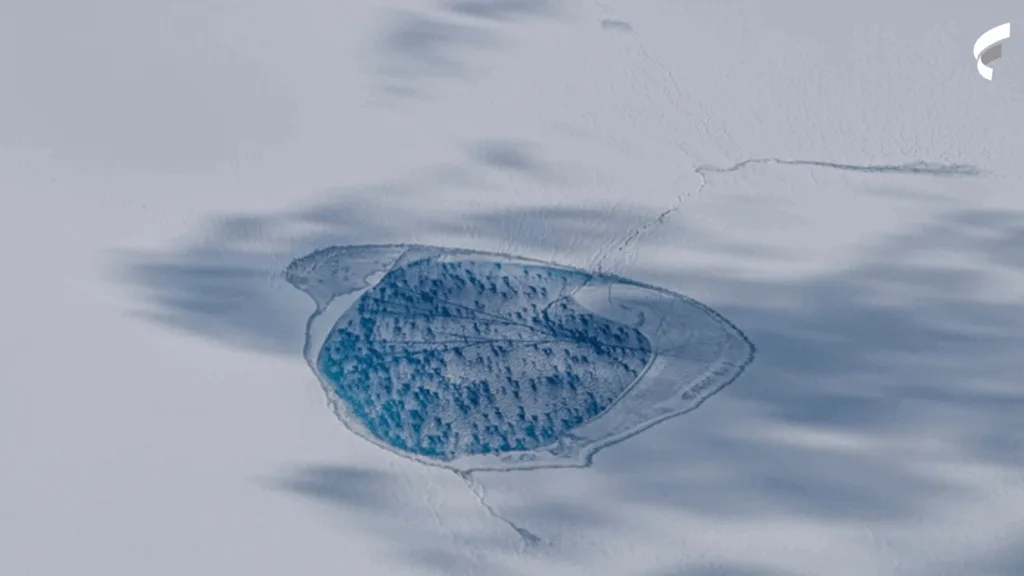 lago supraglacial derretendo