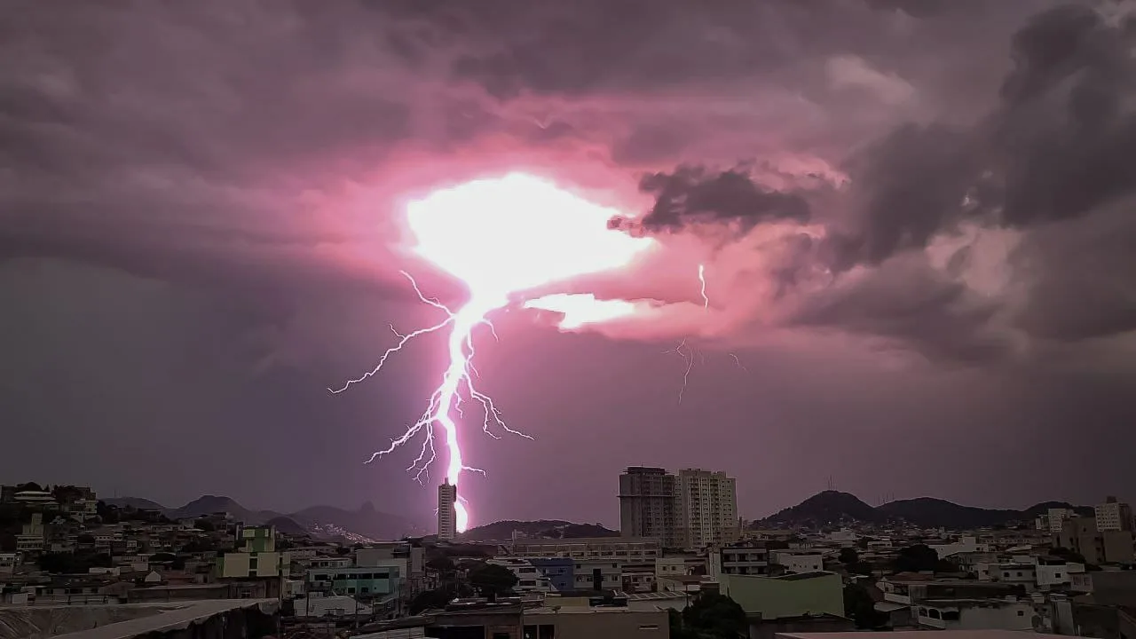 Raios no céu do Espírito Santo