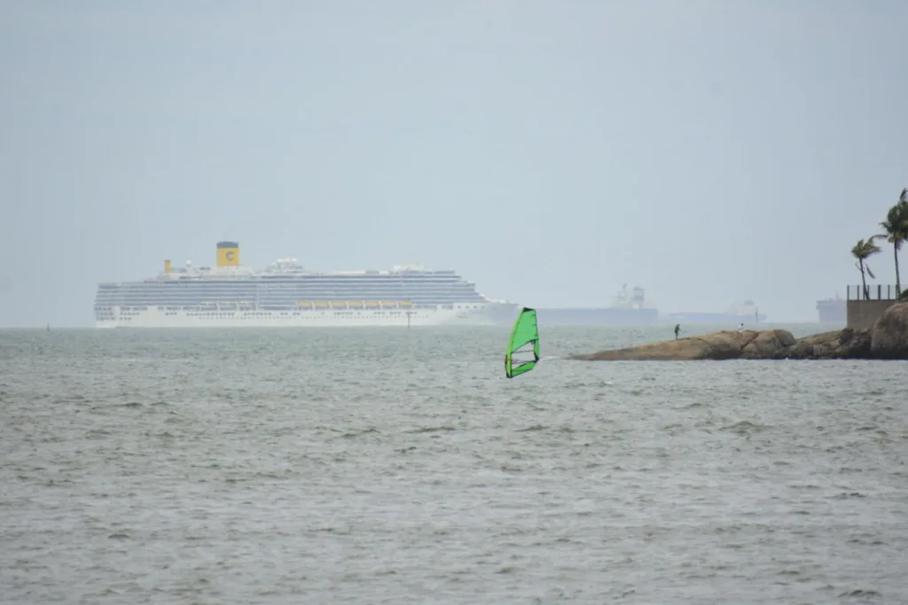 Cruzeiro de passagem pelo Espírito Santo