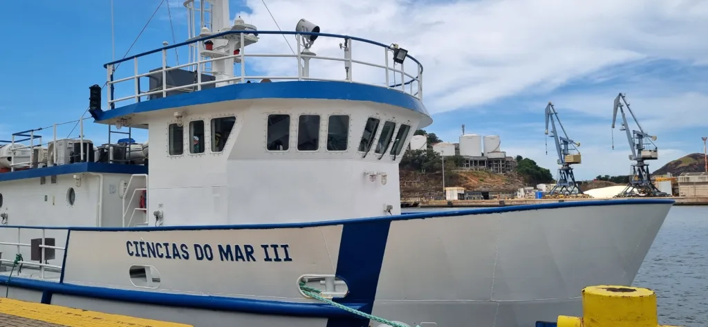 NAVIO-ESCOLA UFES