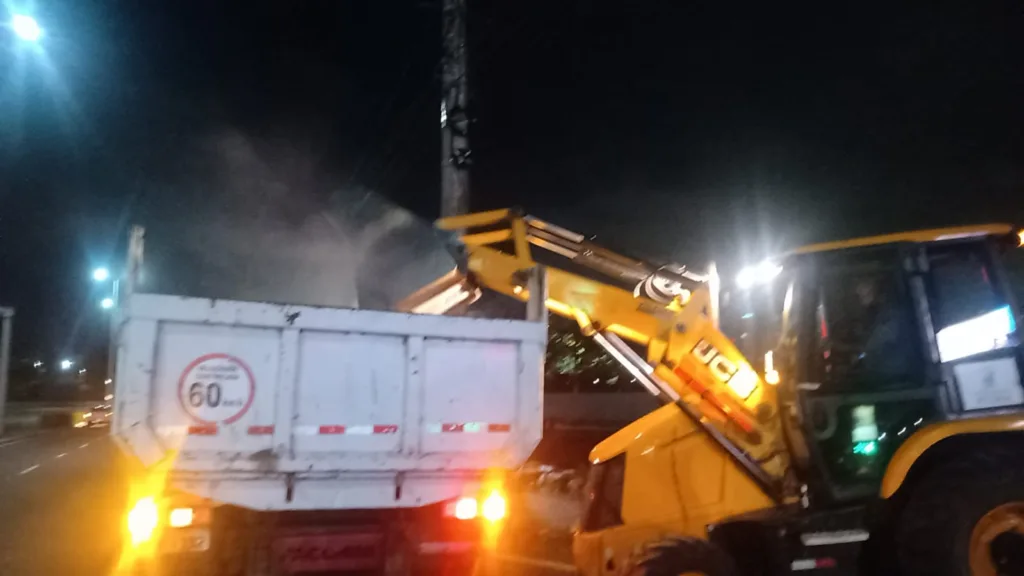 Queda de placa em Camburi
