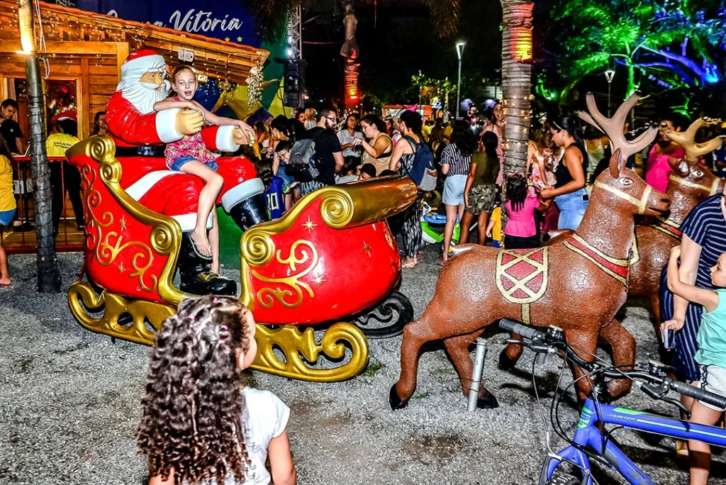 Praça Nilze Mendes, em Jardim Camburi