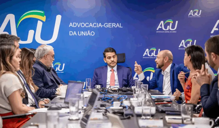 INSS prepara plano para ressarcir aposentados após fraude