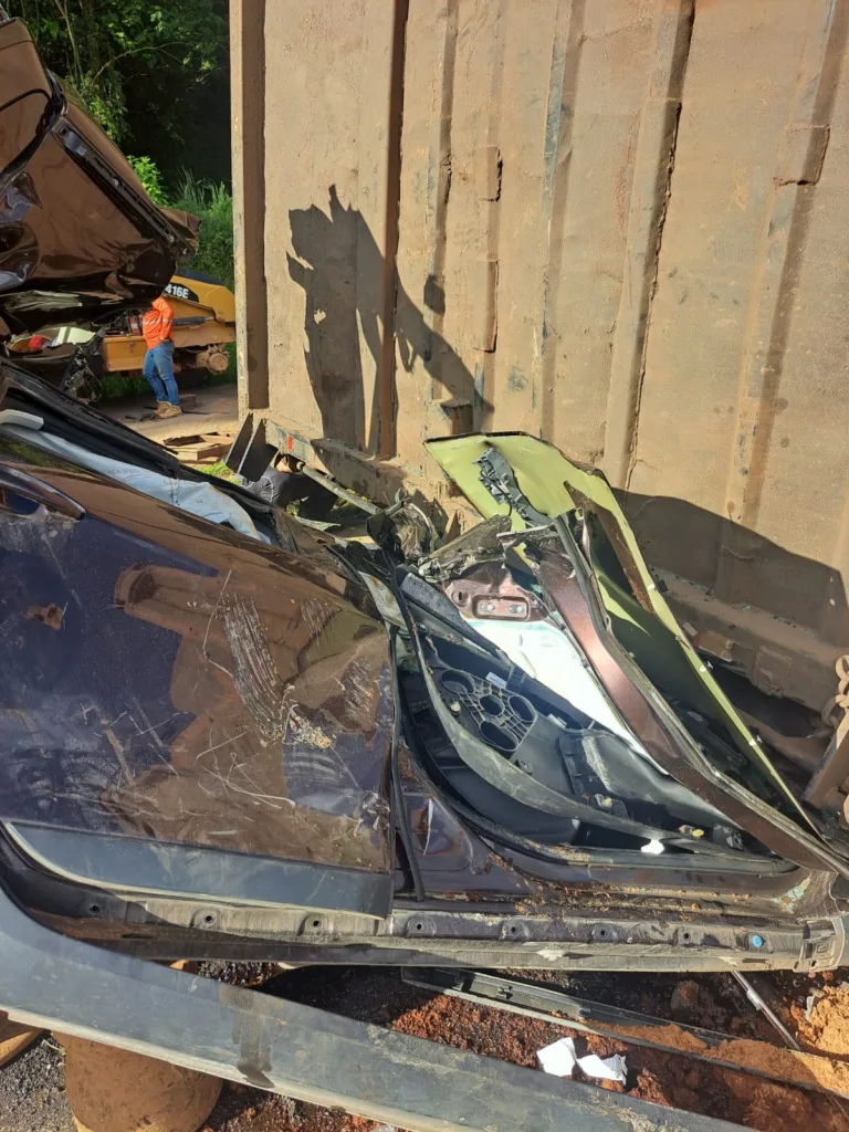 Destruição após acidente em Marechal Floriano