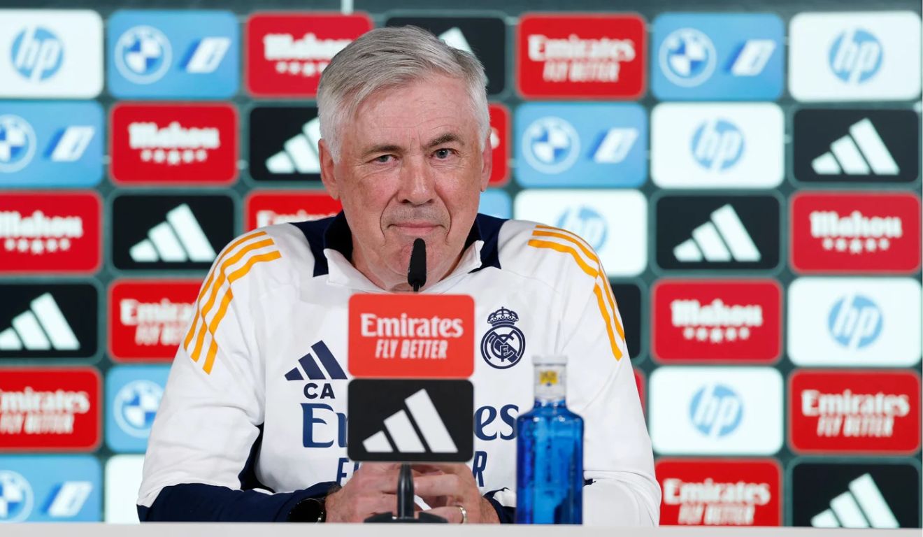 Carlo Ancelotti em entrevista coletiva pelo Real Madrid