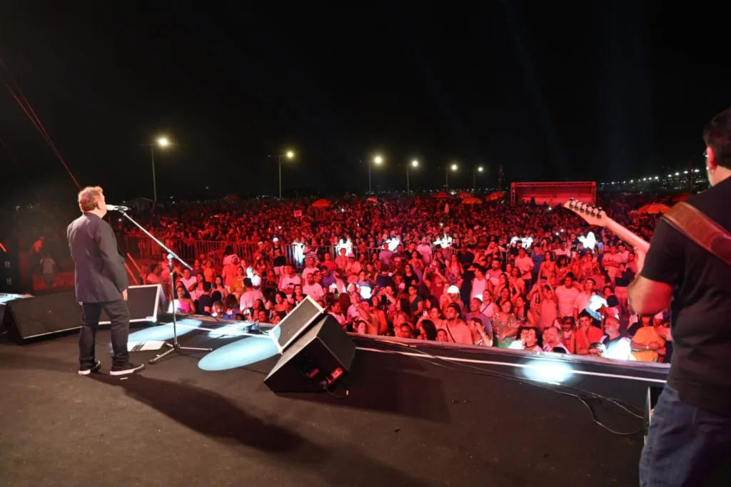 Amado Batista show Ano Novo Praia de Camburi Vitória
