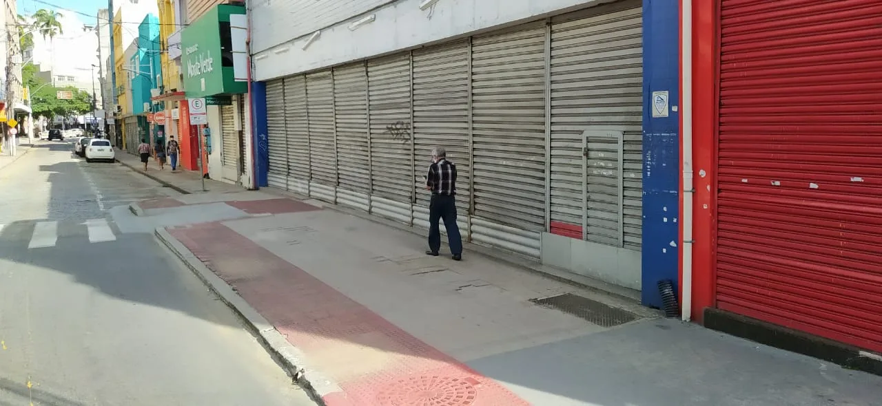 Comércio fechado