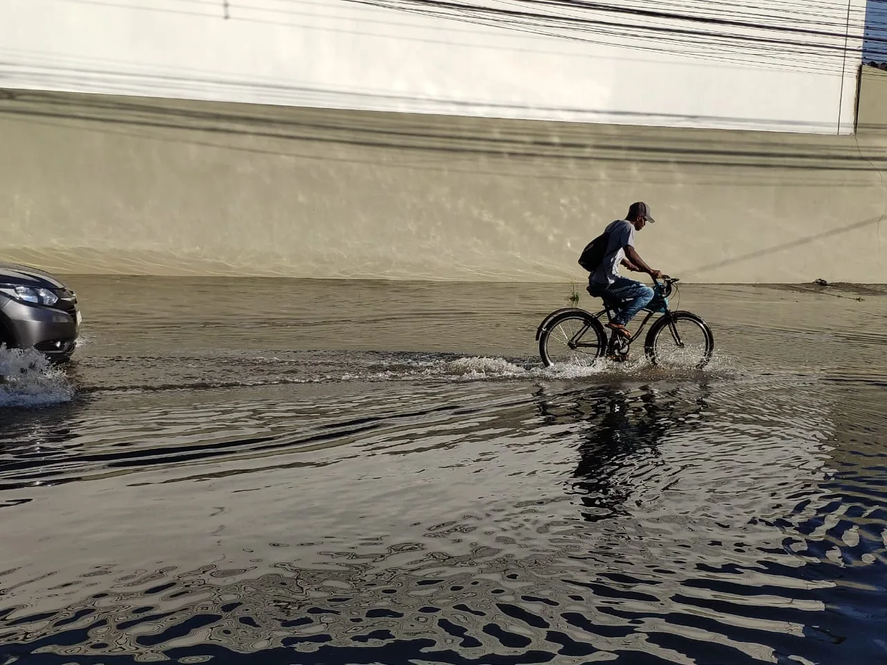 Rua alagada Cobilândia